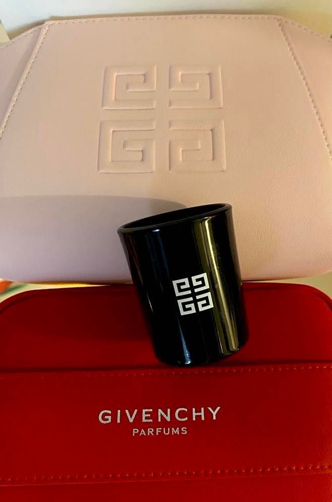 Коллекционная парфюм свеча  Givenchy  Франция последняя срочно