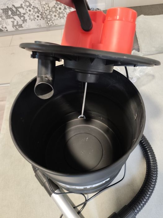 odkurzacz do grilla i kominka marki Grafner.