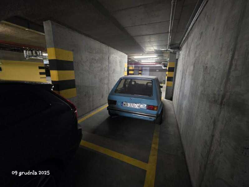 Sprzedam miejsce postojowe