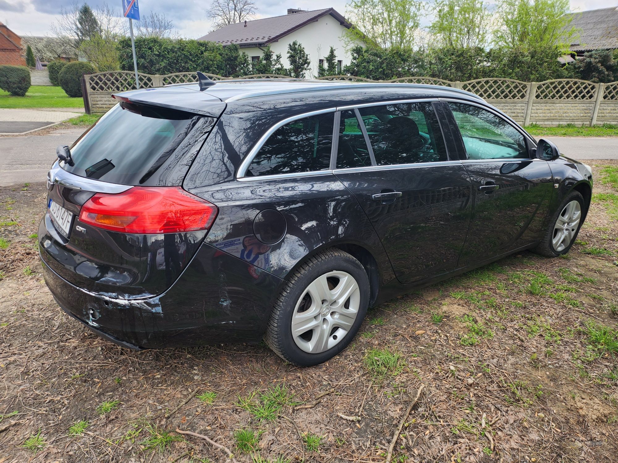 Opel Insignia 2011 2.0cdti zarejestrowany kombi uszkodzony silnik