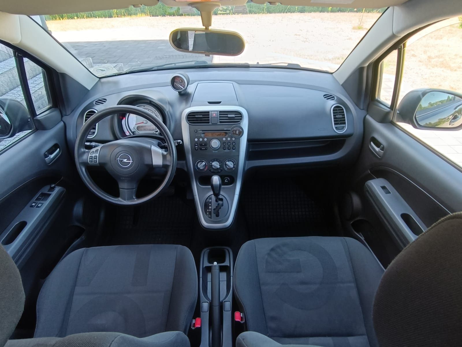 Świeżo sprowadzone Opel Agila Automat