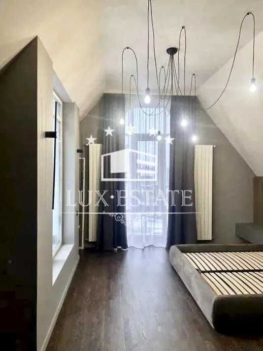 Аренда  современного таунхауса с 4 комнатами на Журавлевке