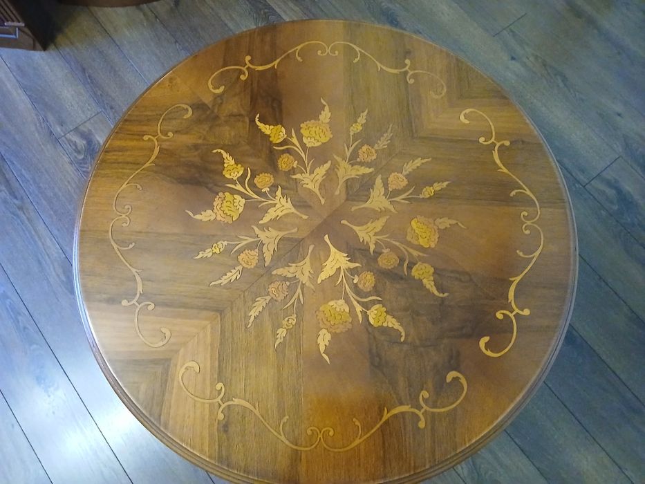 Столик дерево , ротанг