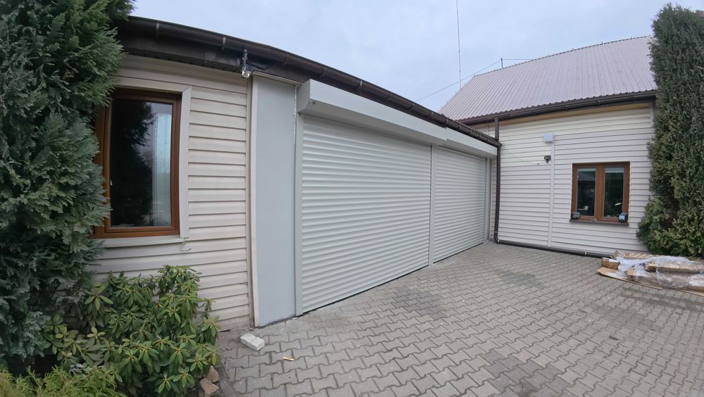 Drzwi rolowane PA 77  w kolorze szarym 3 x 2 m