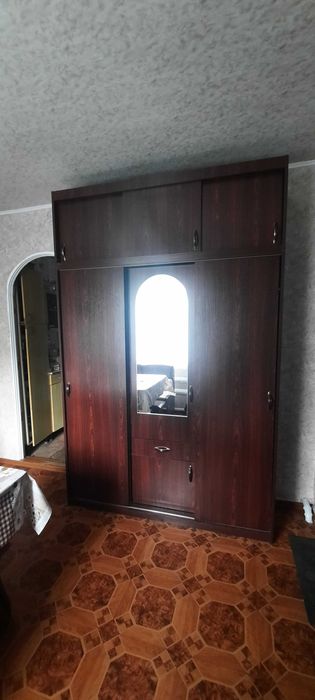 Шкаф в прихожую комнату