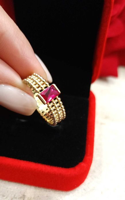 Złoty pierścionek p.585/2,81g