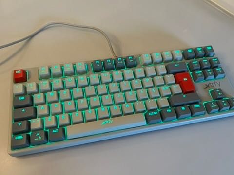 Teclado Xtrfy K4 TKL RGB Retro Compact Mechanical Gaming