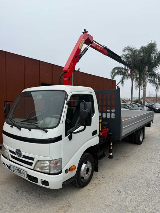Carrinha Toyota dyna com grua palfinger