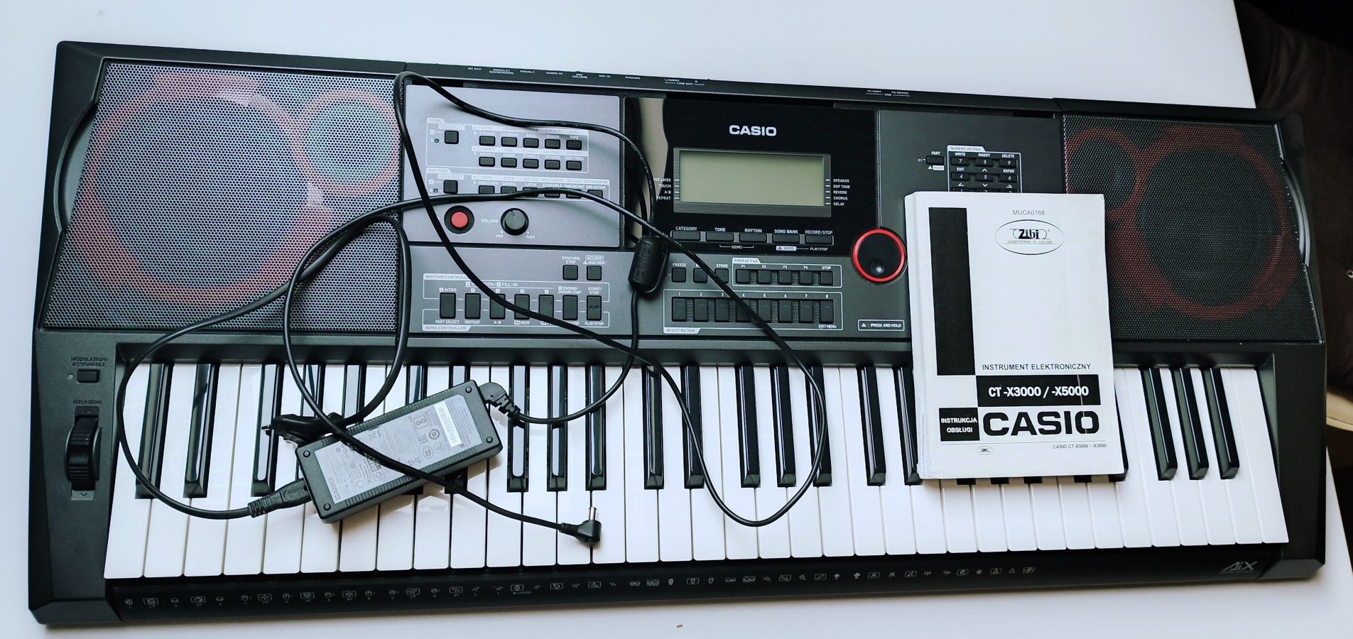Casio CT - X5000 keyboard