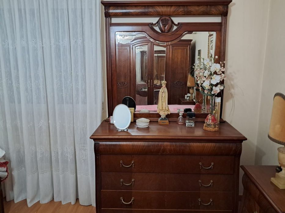 Mobilia de quarto completa em cerejeira