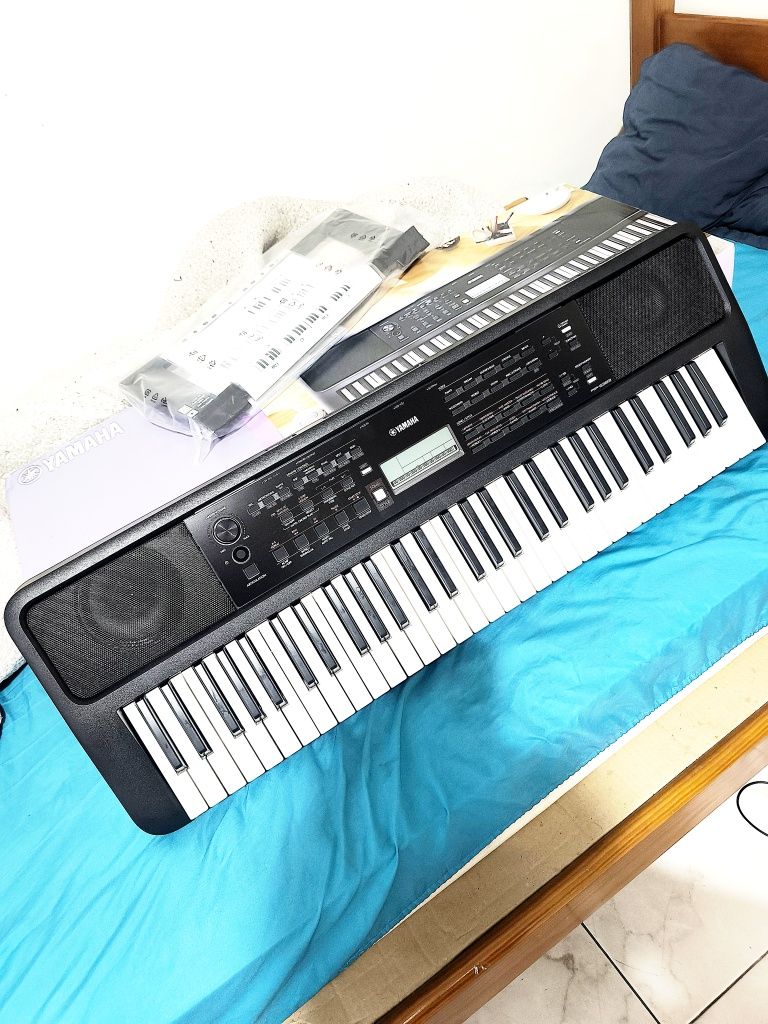 Teclado Yamaha PSR-E383 + Suporte