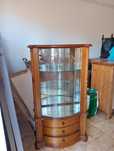 Vitrine com gavetas