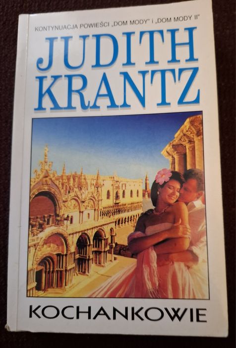 Książki na sprzedaż.