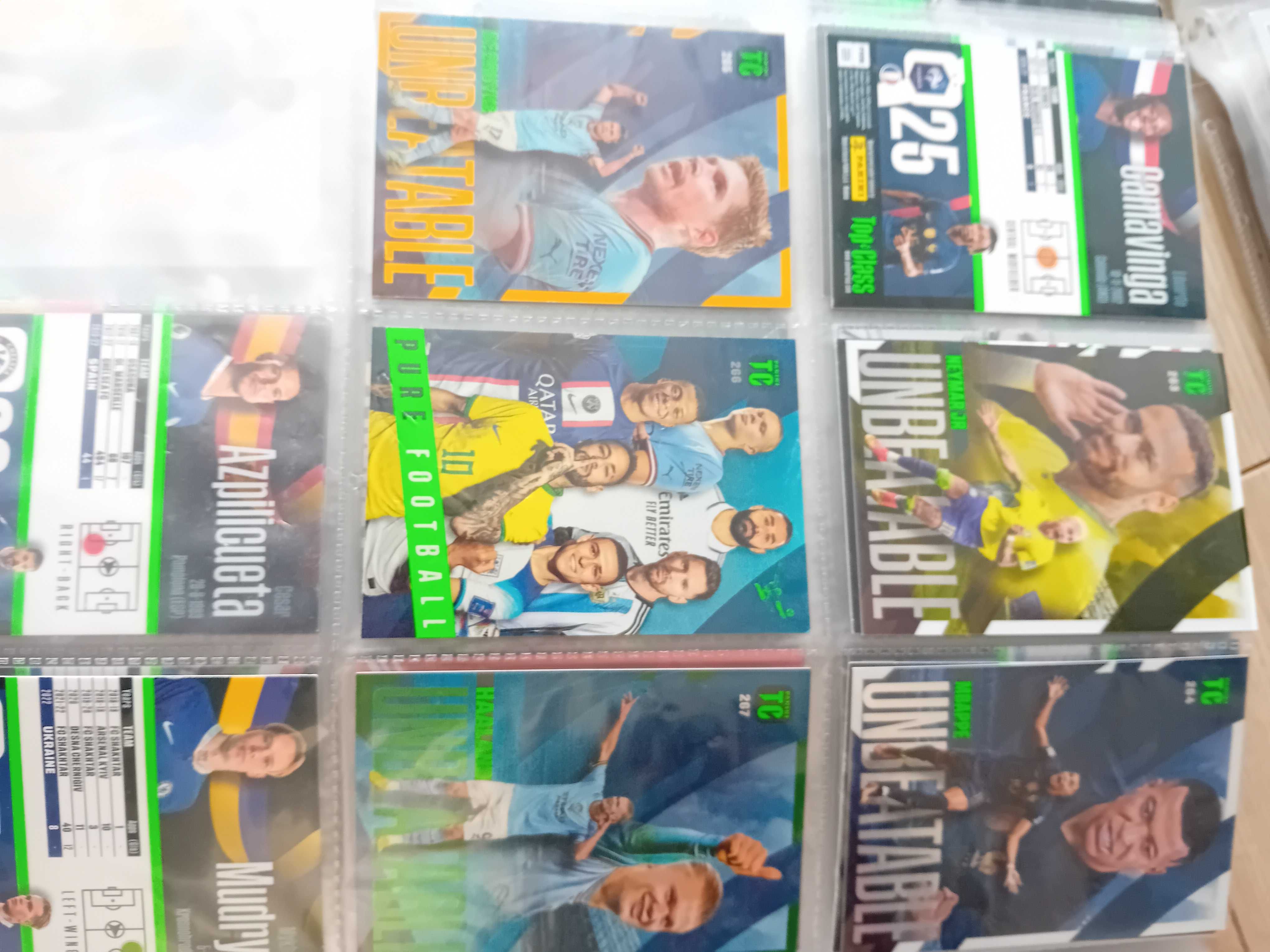 Karty Piłkarskie 3 prawie pełne albumy z 3 kolekcji widocznych na zdj.