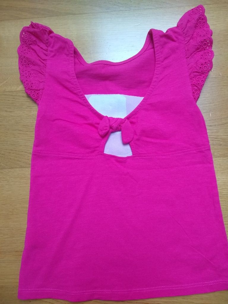 T-shirt C&A z dziewczynką 128