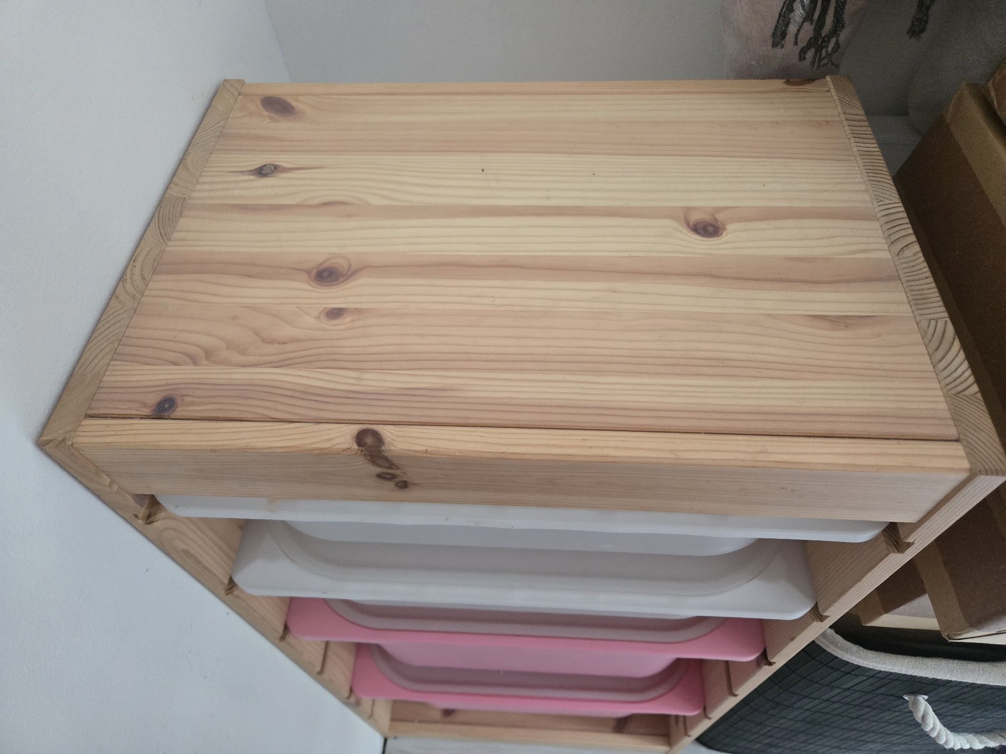Trofast Ikea 44x30x91 cm z pojemnikami