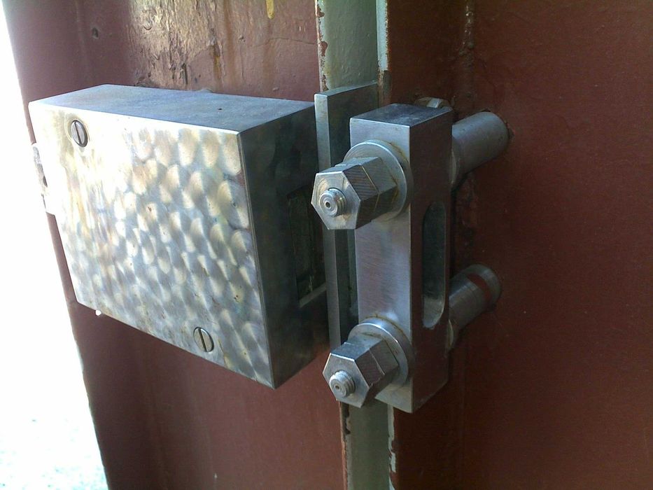 Замки гаражные ссср с блокировкой три штуки на ворота гаража