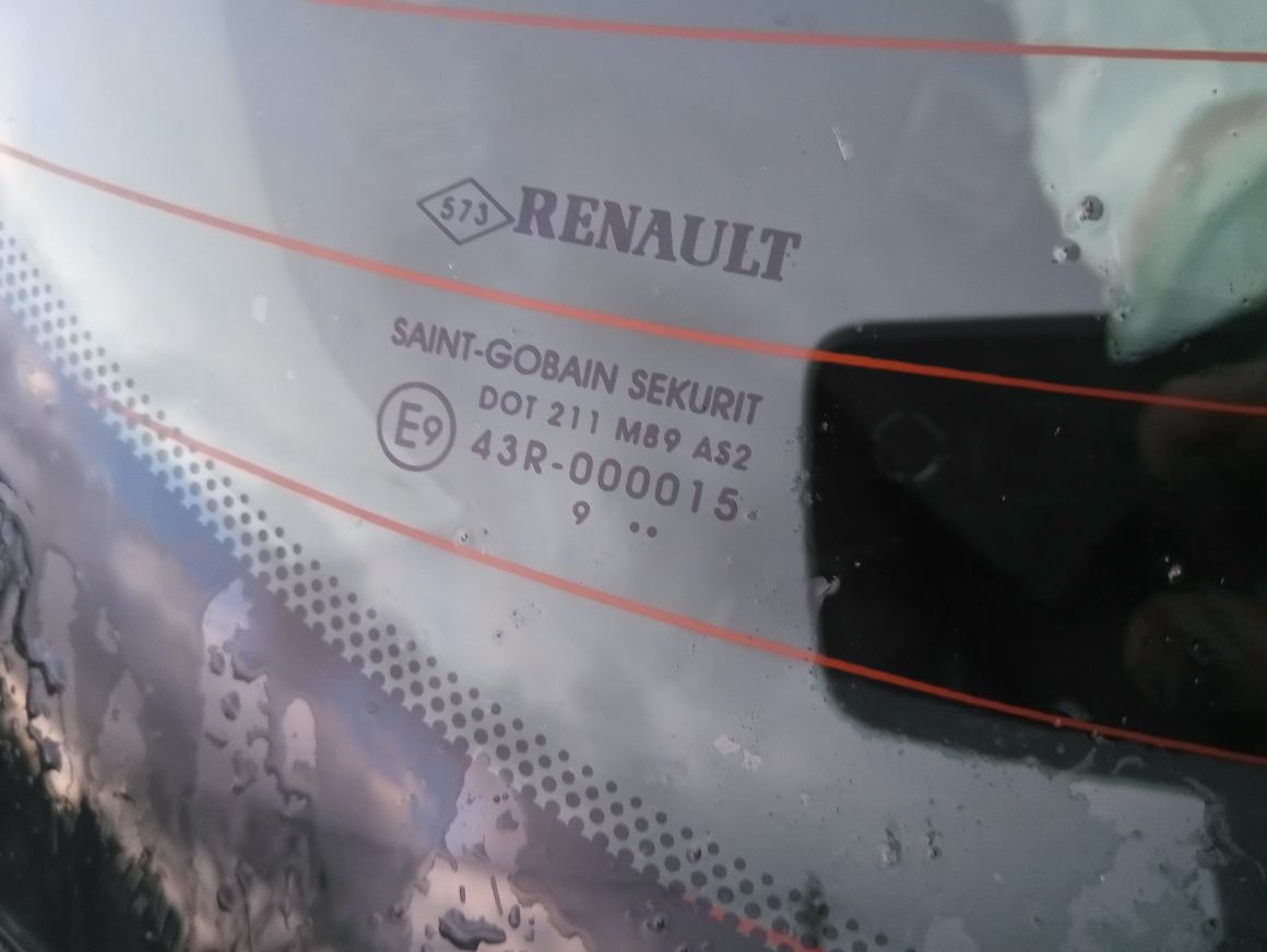 Tylna klapa pokrywa bagażnika tył Megane iii HB 5d nv676 czarna