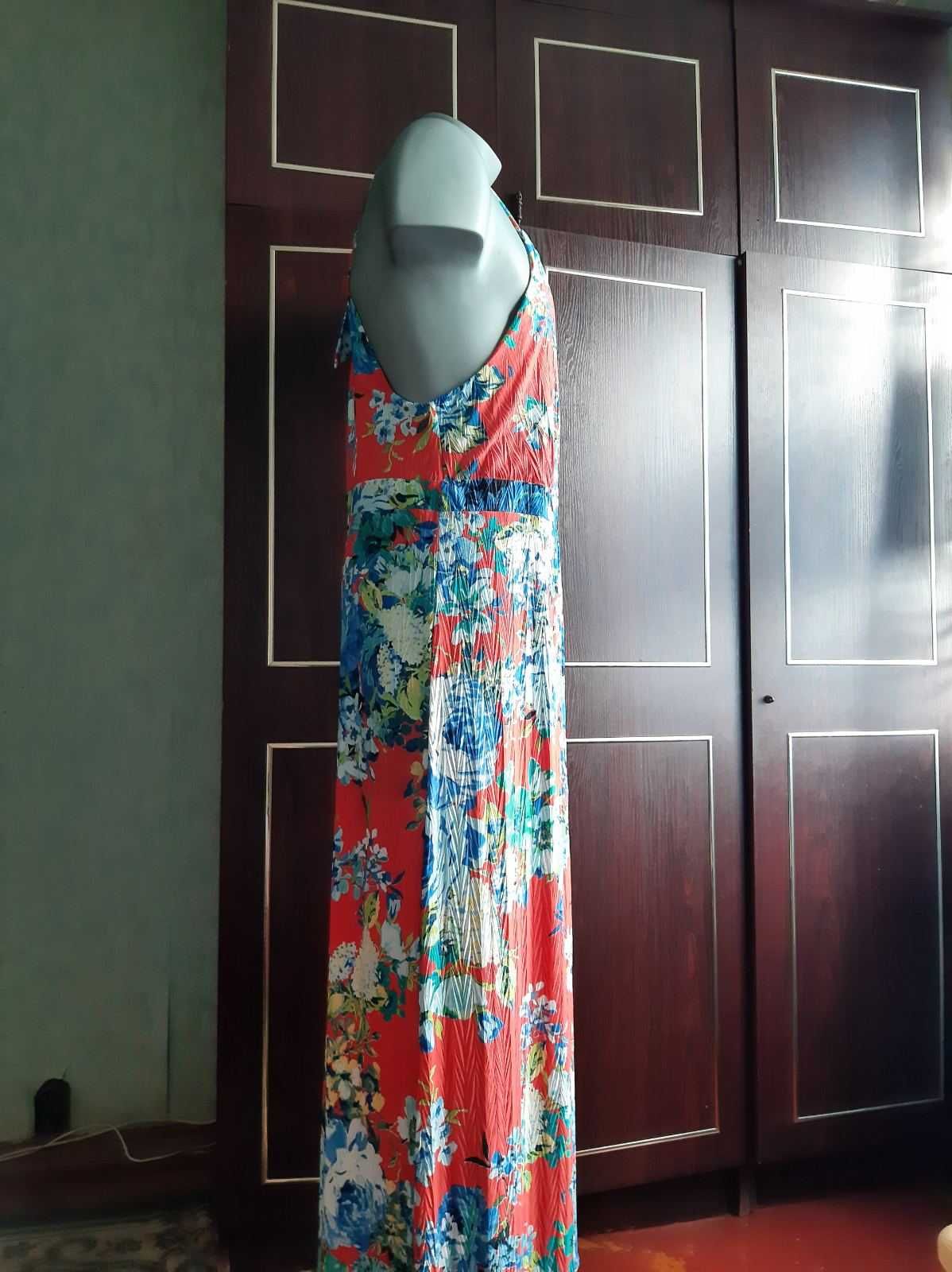 Платье в пол. размер 56-58.