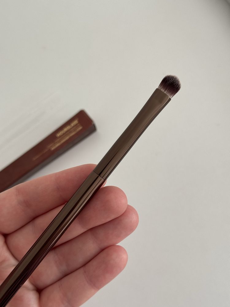Nowy pędzel do cieni Hourglass nr 12 Beveled Shadow Brush