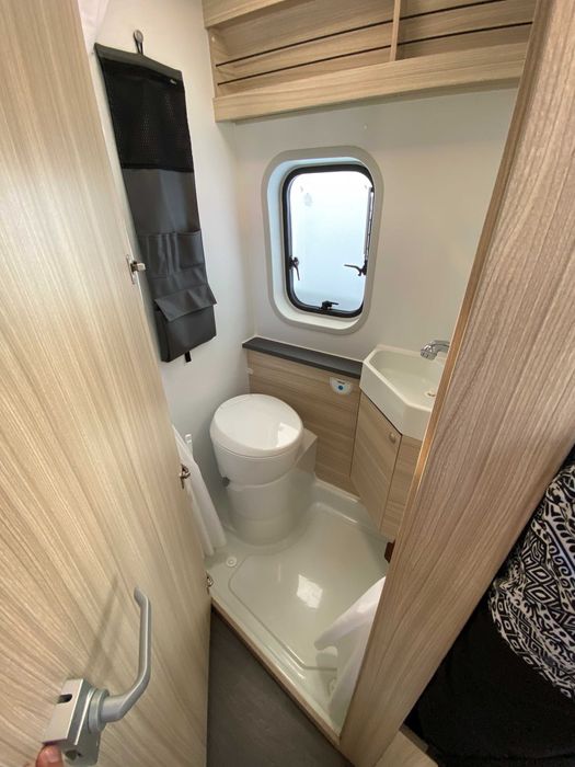 Do wynajęcia na Teneryfie Campervan Sun Living 600 Sp Family 4 os !!