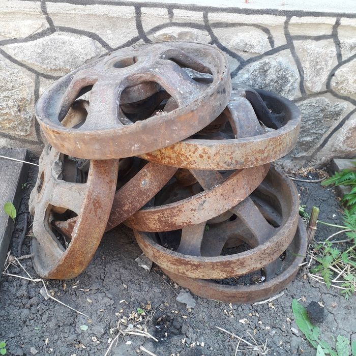 Шайба для гусениці трактора .