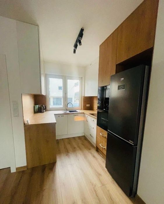 Wynajme nowy dom 100 m2 z ogrodkiem dwa miejsca pstojowe Leszno