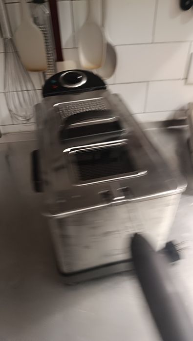 Fritadeira qlive 3litros semi nova