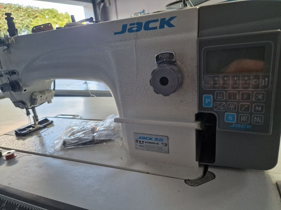 Maquina ponto corrido bobine grande. Ideal para tecidos muitos grossos