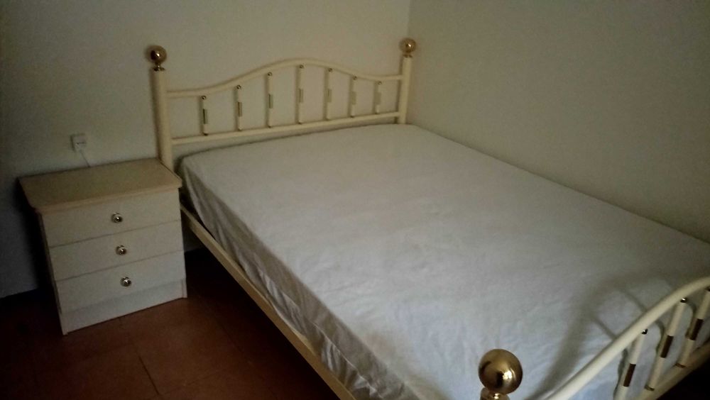 Arrenda-se Apartamento T2 - Fundão