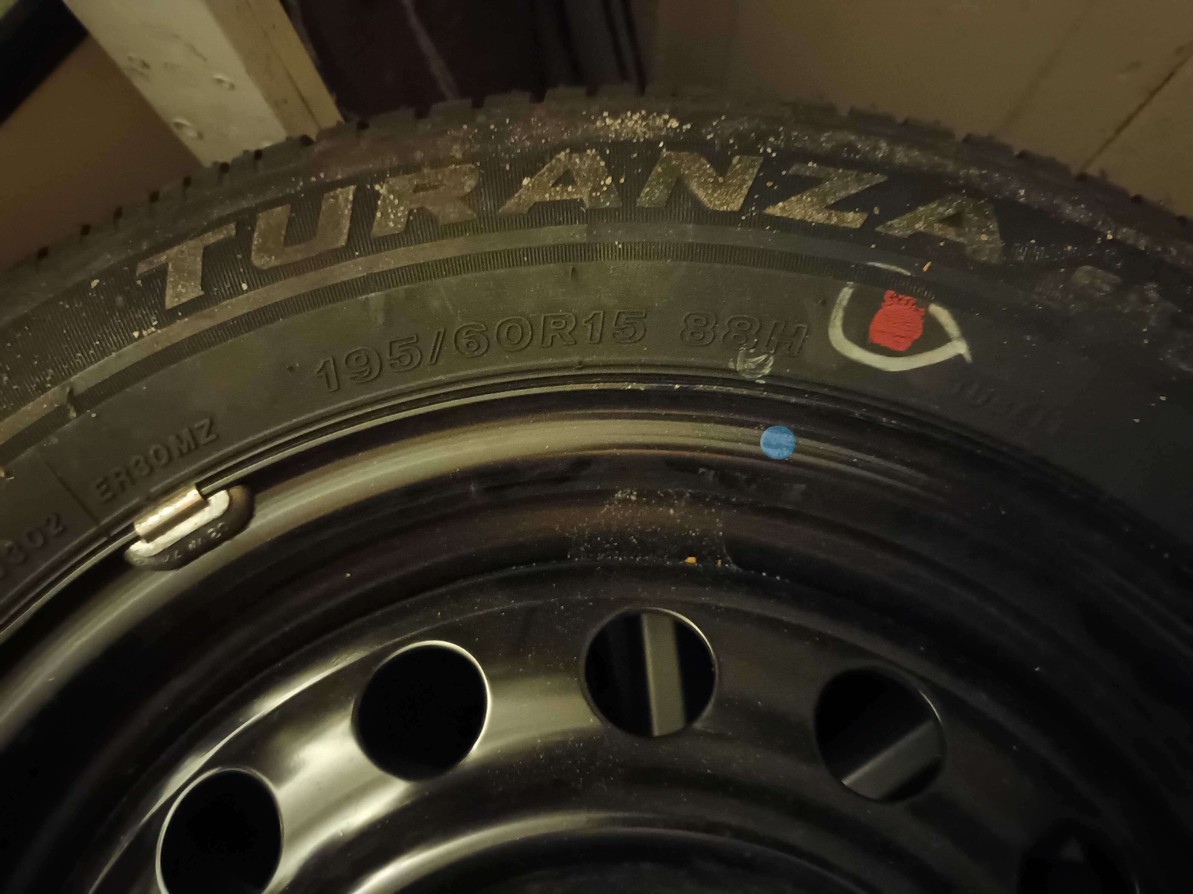 Opona z felgą zapas Lancer 2003r 4 śruby Bridgeston Turanza 195/60 R15