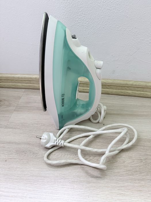 Утюг BOSCH / 1800w рабочий, греет отлично