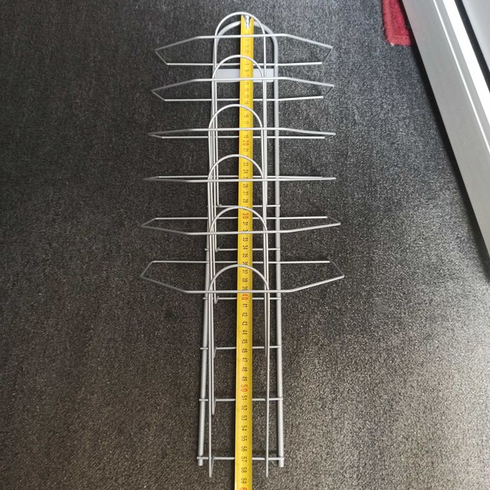 Wieszak na ulotki gazety broszury z drutu w kolorze srebrnym