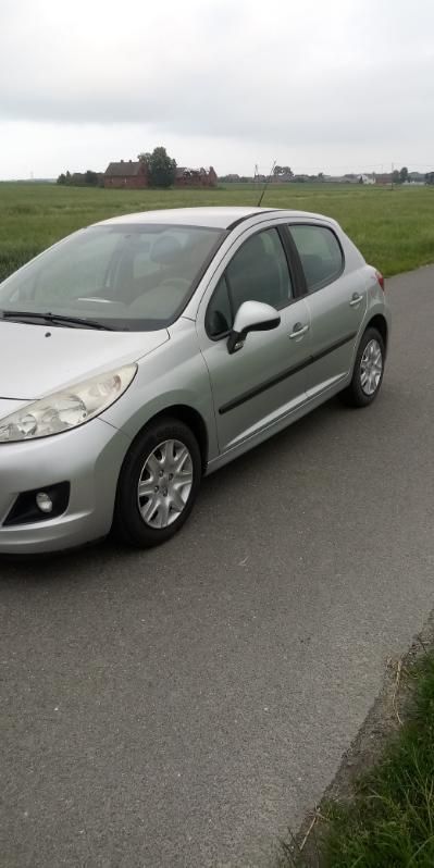 Sprzedam Peugeot 207 po liftingu