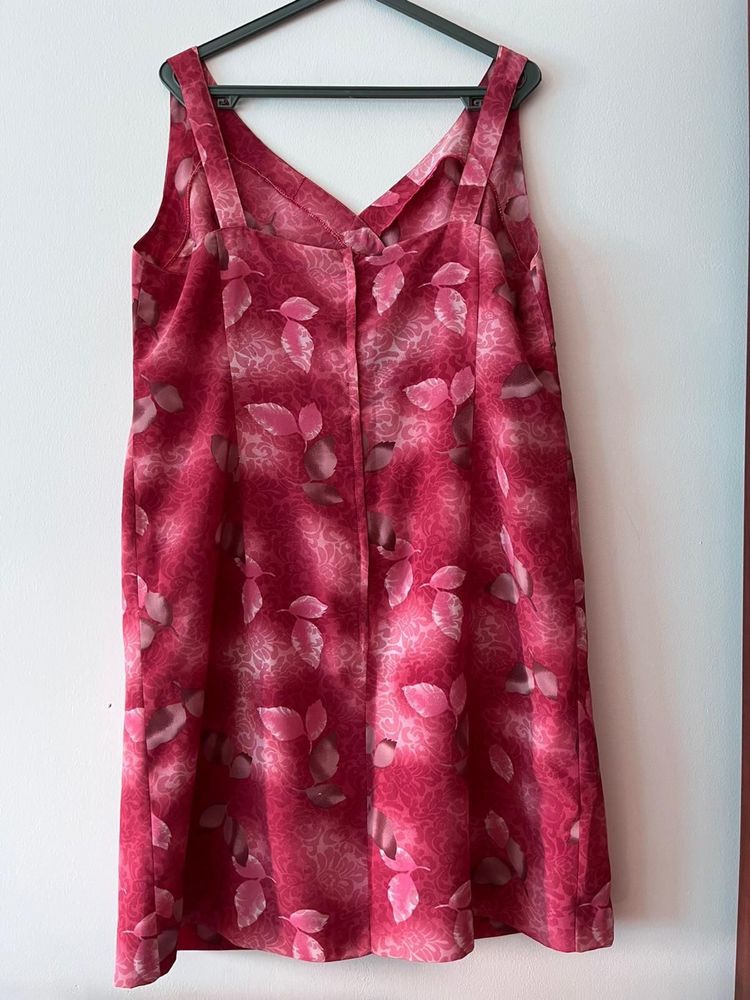 Vestido de cerimónia de senhora tam XL como novo forrado