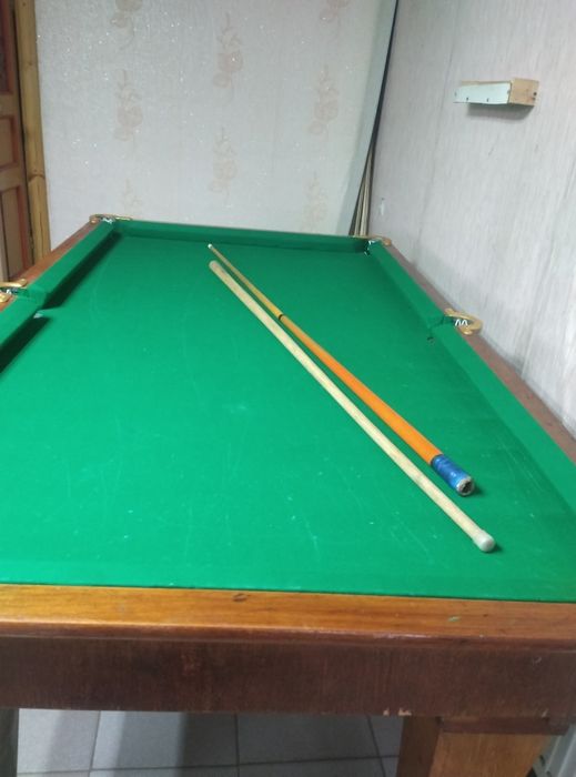 Продам бильярд стол.
