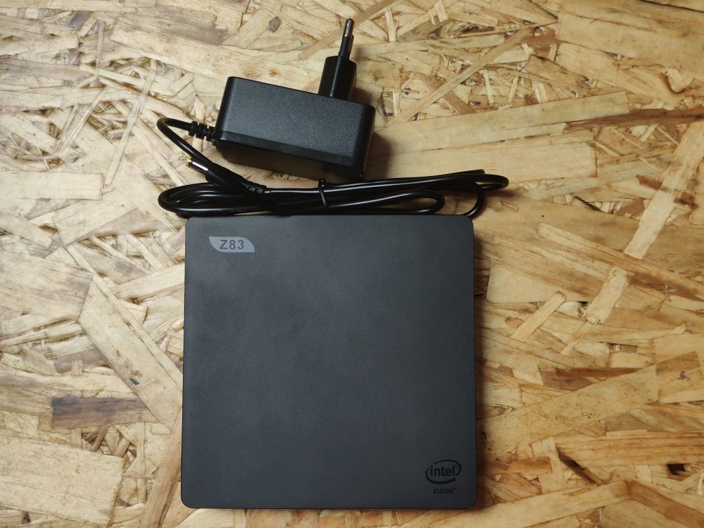 Mini PC Intel Atom Z83V