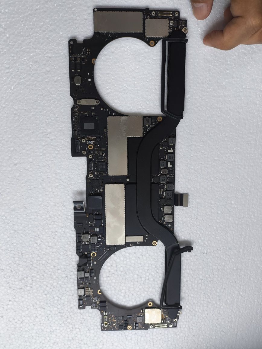 Mainboard mackbook pro avariada