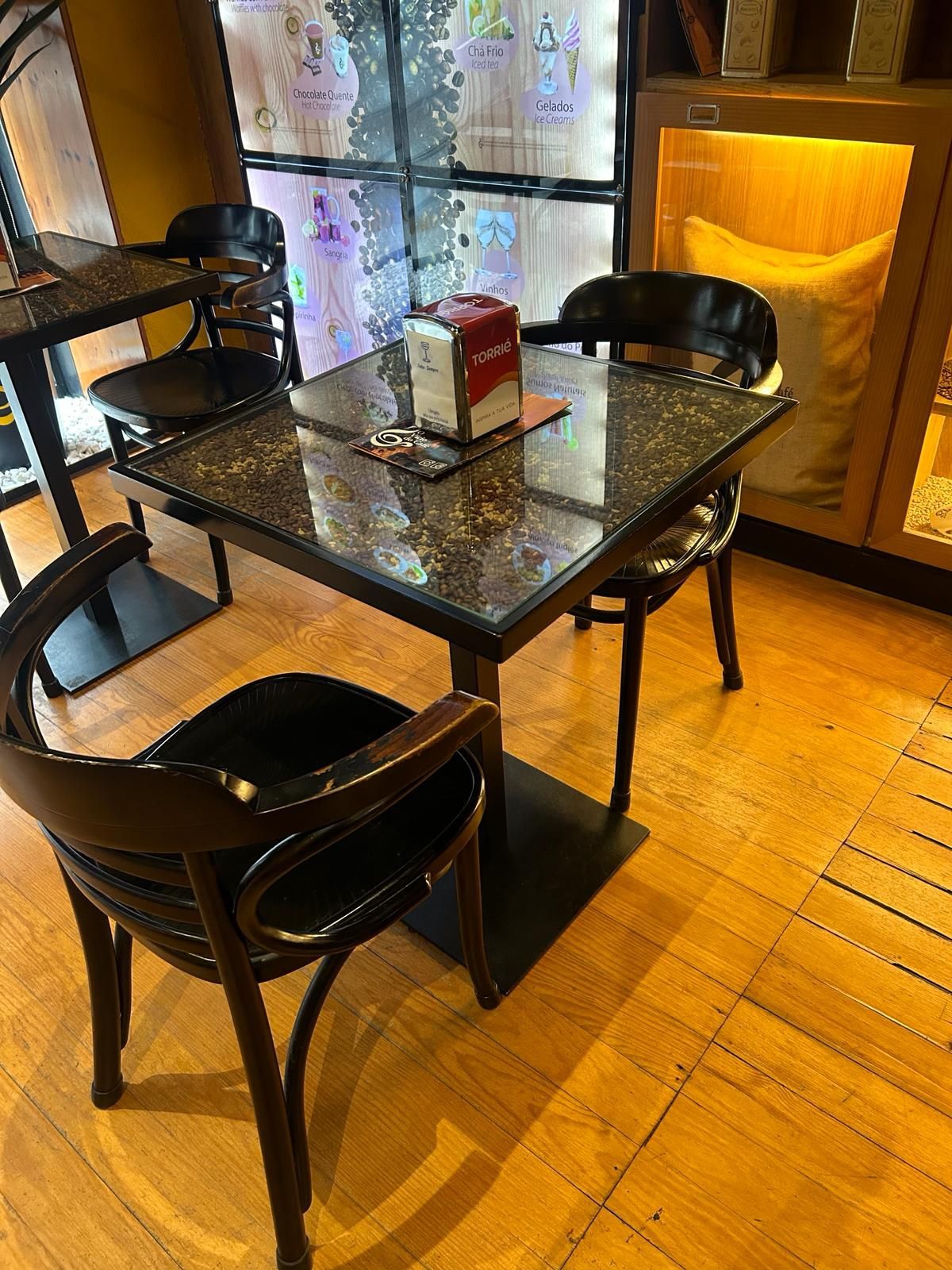 Cadeiras restaurante bar café