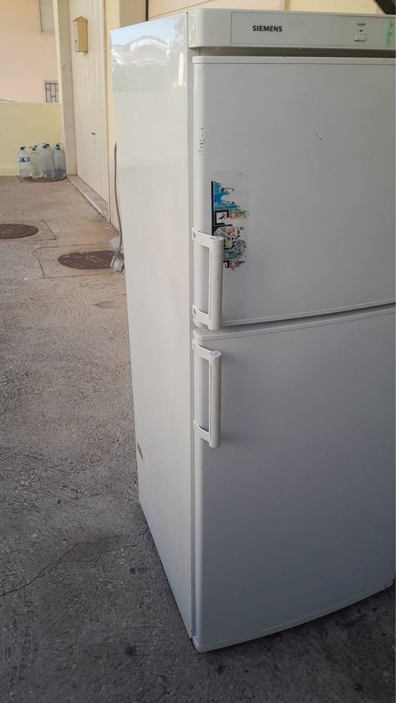 Frigorifico Siemens funciona bem