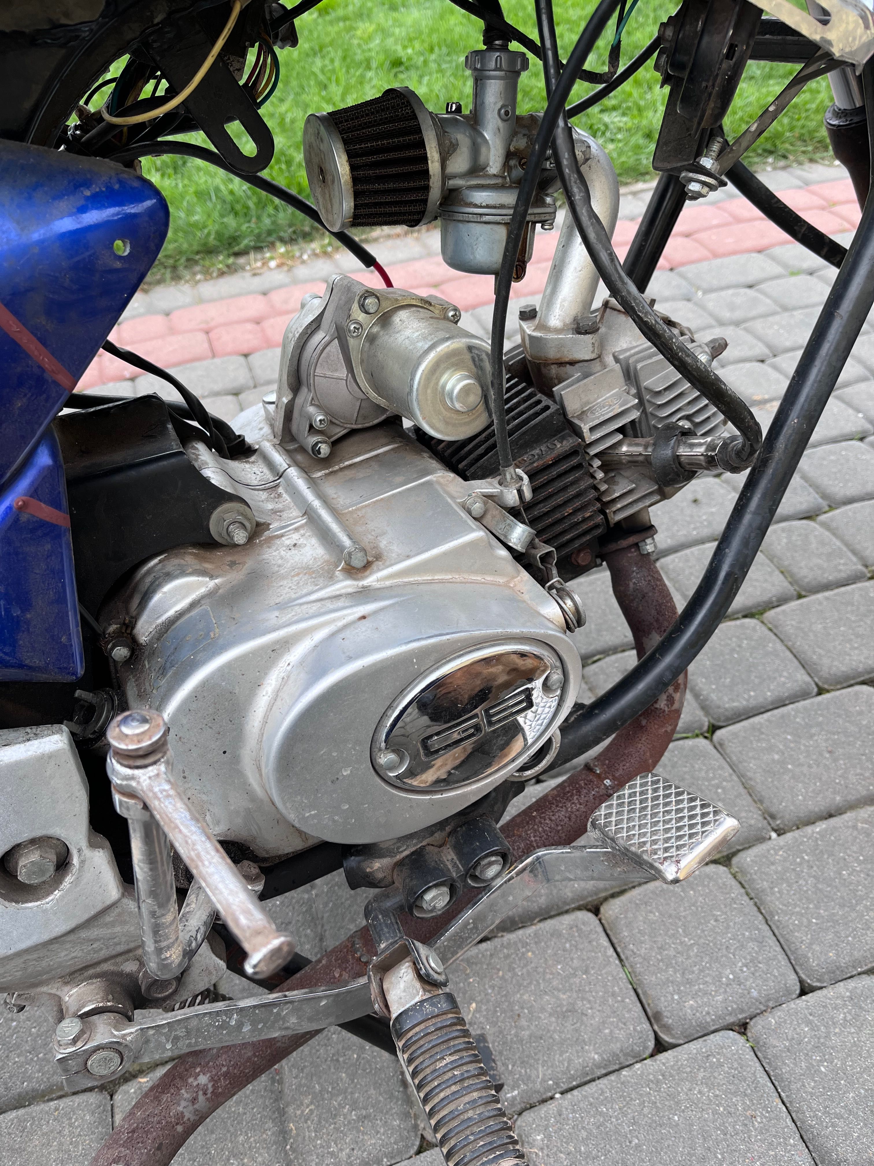 Motocykl motor yamasaki ( Yamaha )
