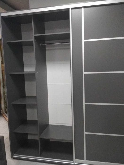 Шафа шириною 200см на полки і вішаки