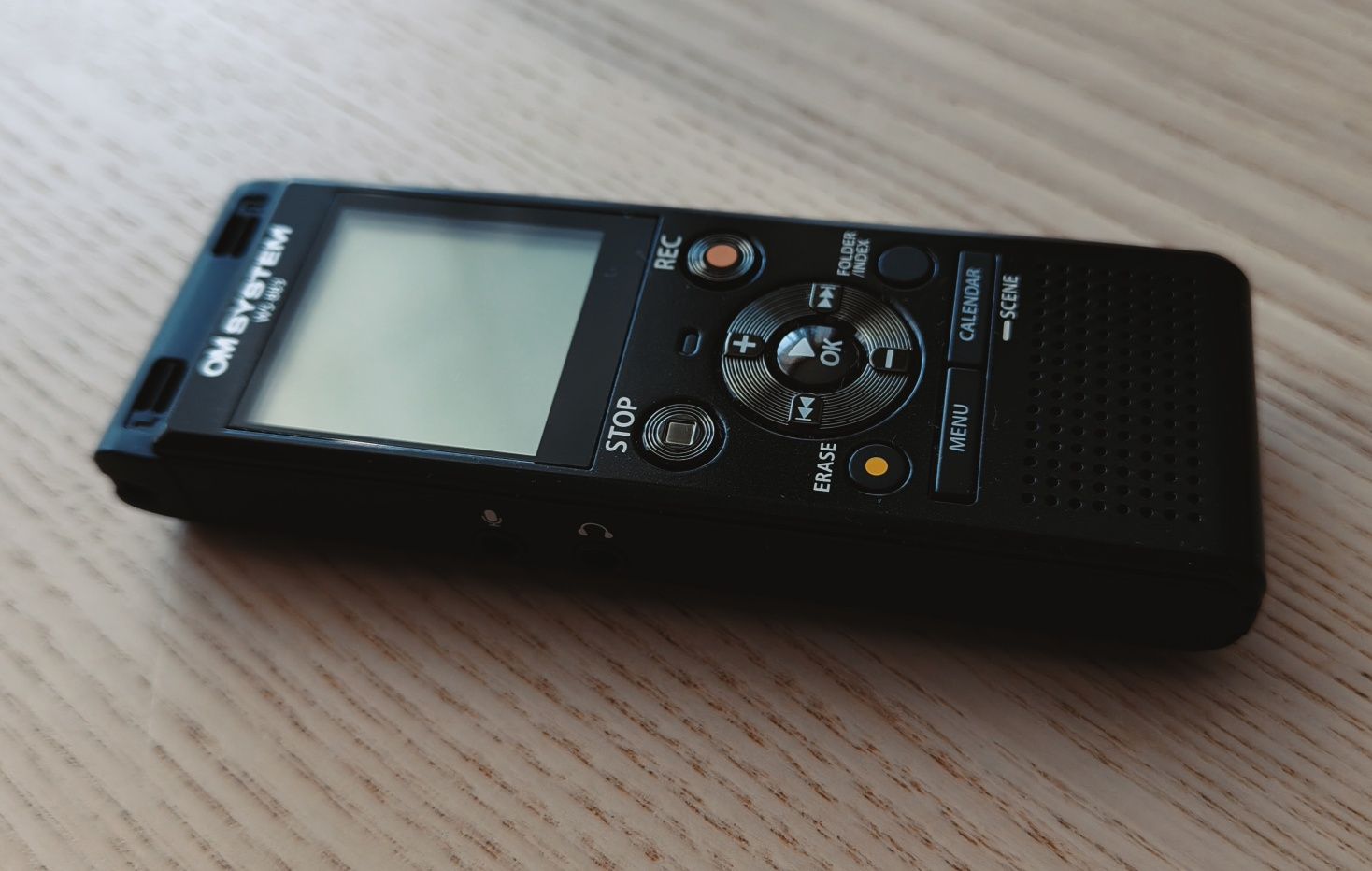 Dyktafon Olympus WS-883 - Nowy
Nowy bez opakowania