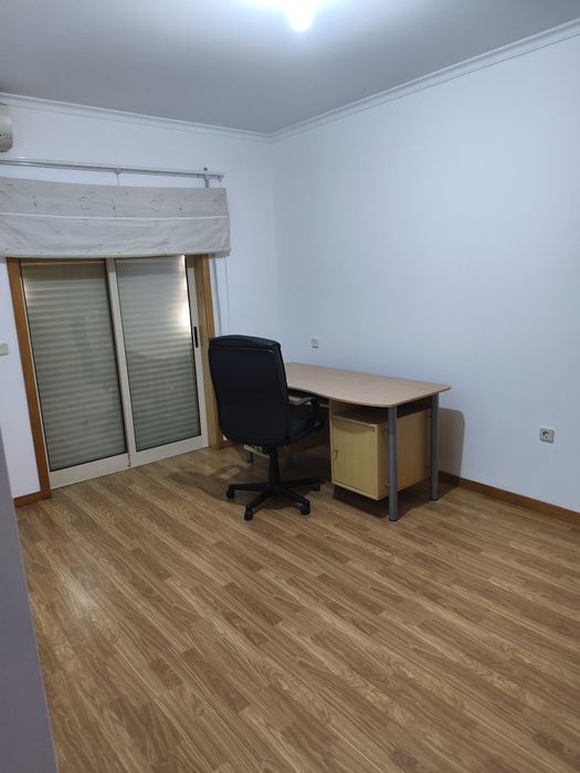 Apartamento T3 com garagem