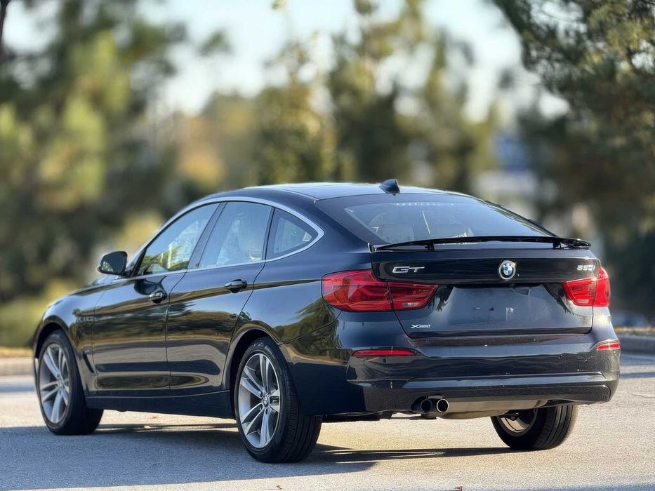 BMW 3 Series Gran Turismo 330i xDrive      2017
