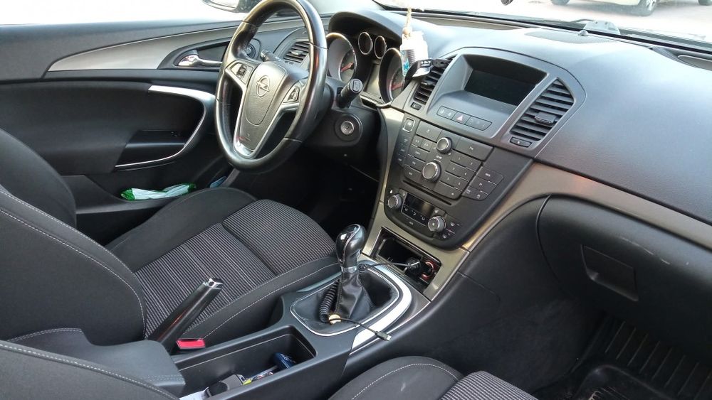 Opel Insignia A 2.0 CDTI Eco FLEX kombi 2011 rok