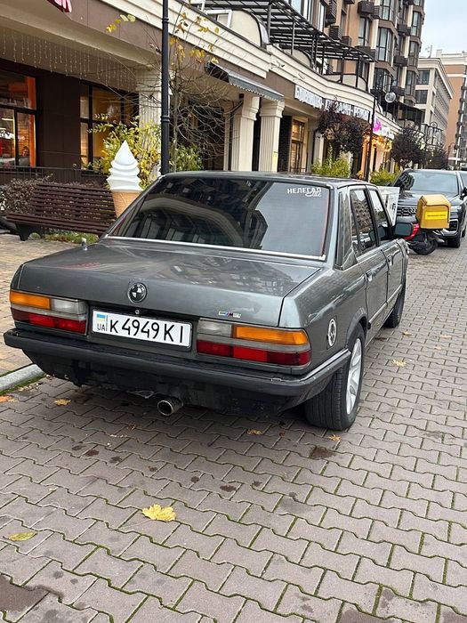 Бандітка БМВ Е28