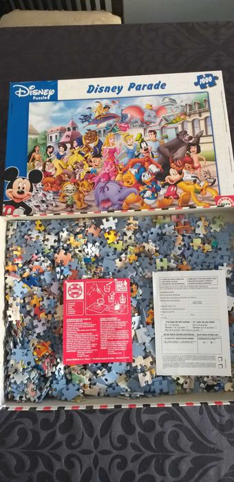 Puzzle 1000 Peças Disney Parade Oficial Completo