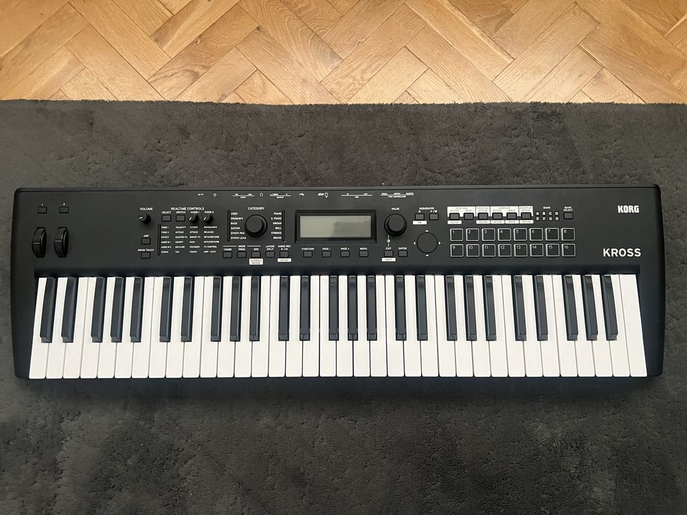 Korg Kross 2 61 - stacja robocza / syntezator