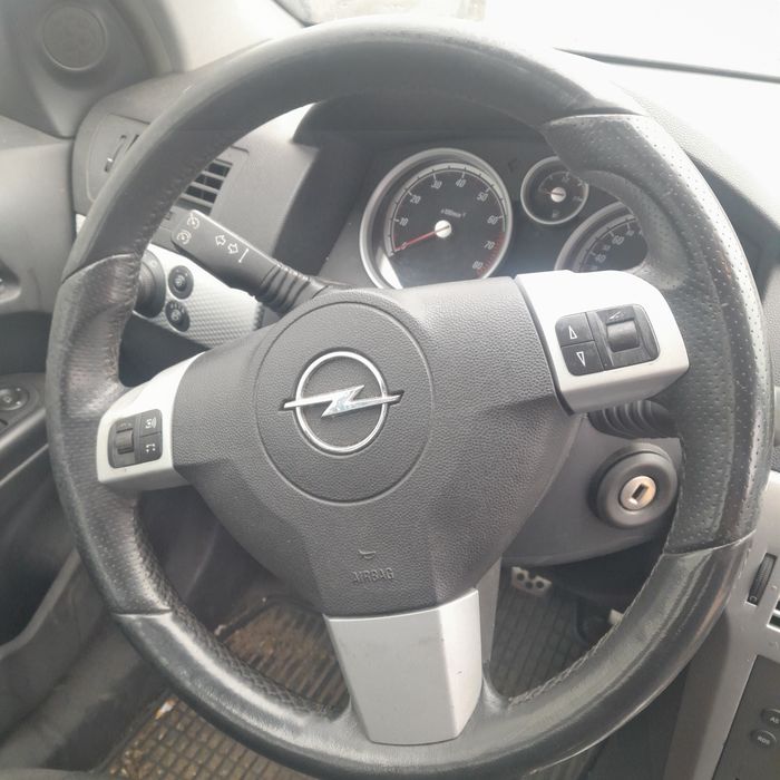 Kierownica skórzana opel Zafira b astra h